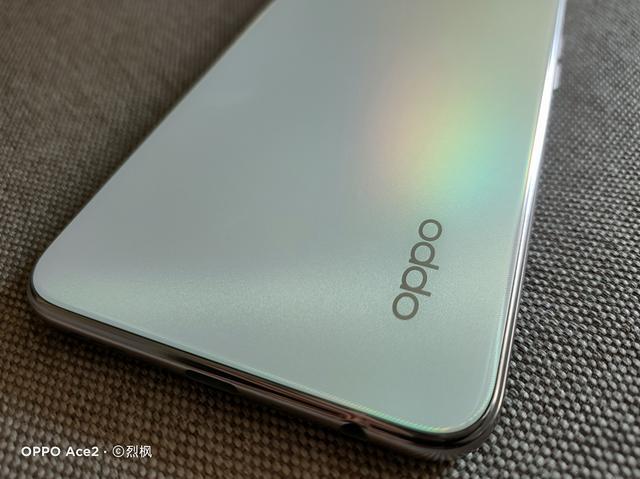 oppo a92s渐变色设计被赞,厚度还有惊喜