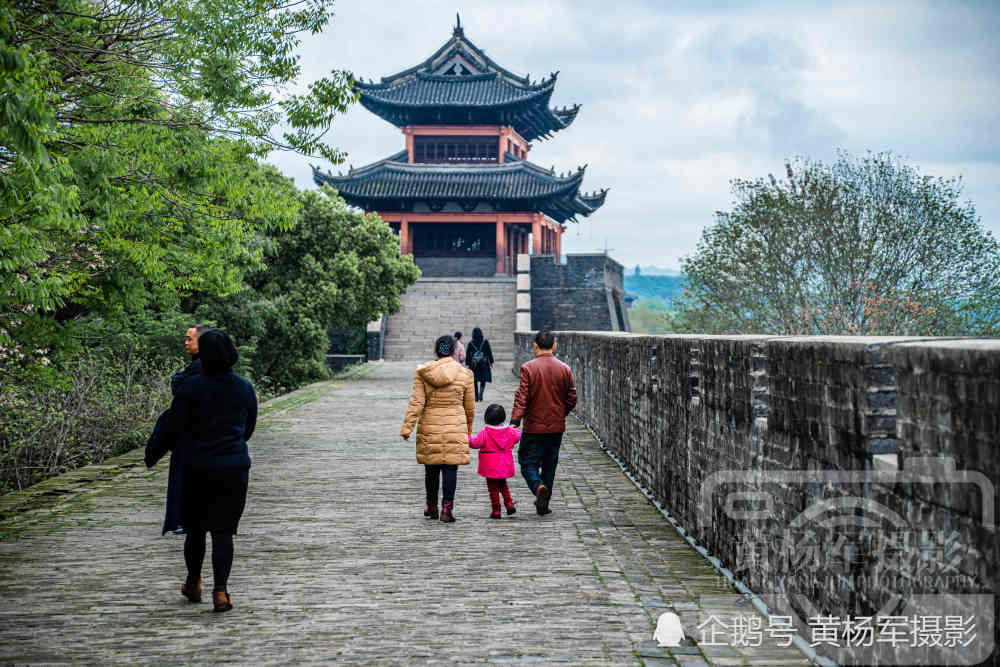 江西赣州古城墙,江南现存规模最大的古城墙,春日风光动人古韵浓