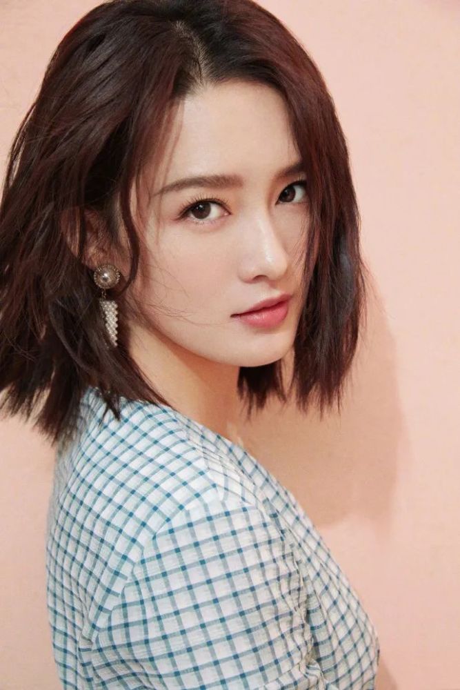 李沁留长发到底有多平庸?看她现在的样子就知道了,短发又飒又美