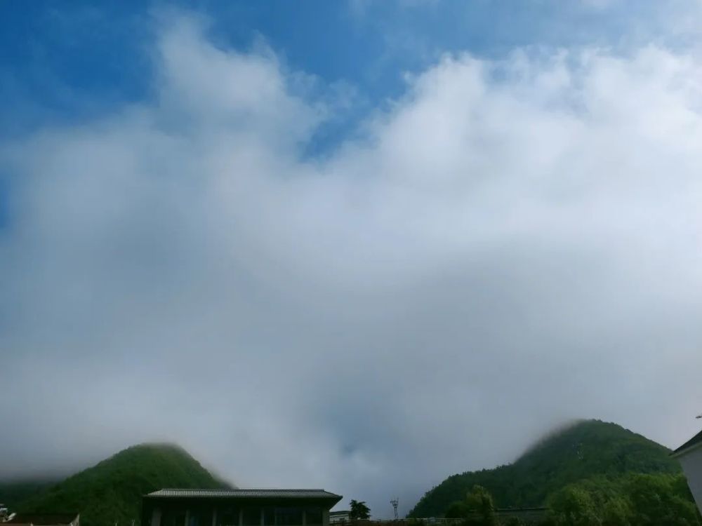 暴雨 冰雹 彩虹,神农架天气太魔幻了!