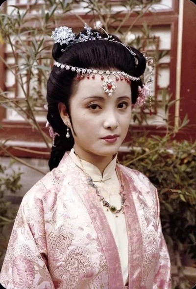 秦可卿究竟什么来历?不是皇室成员,贾家的人都知道却不明说