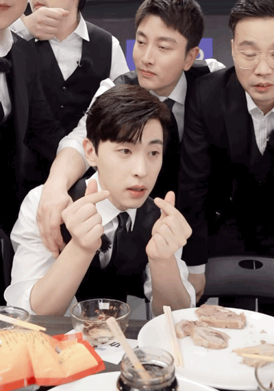 极挑团与薇娅pk直播卖货 东方卫视布局