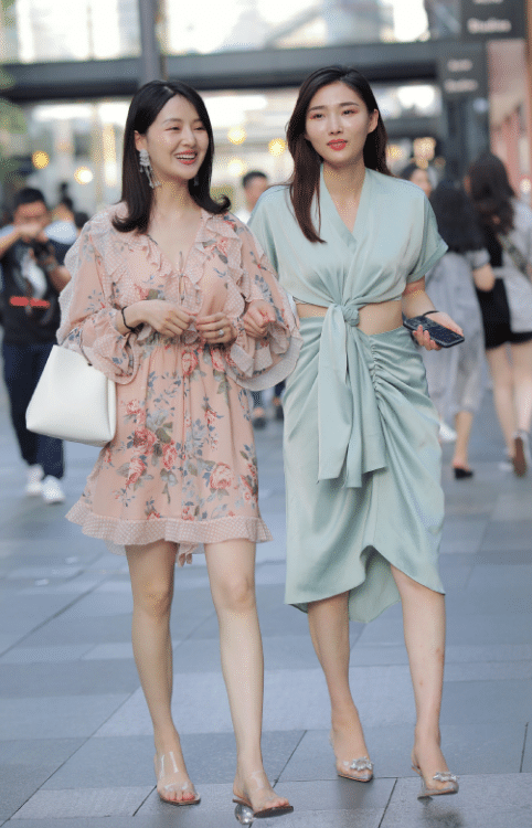 微胖闺蜜团,一个成熟一个甜美,你会选择谁?