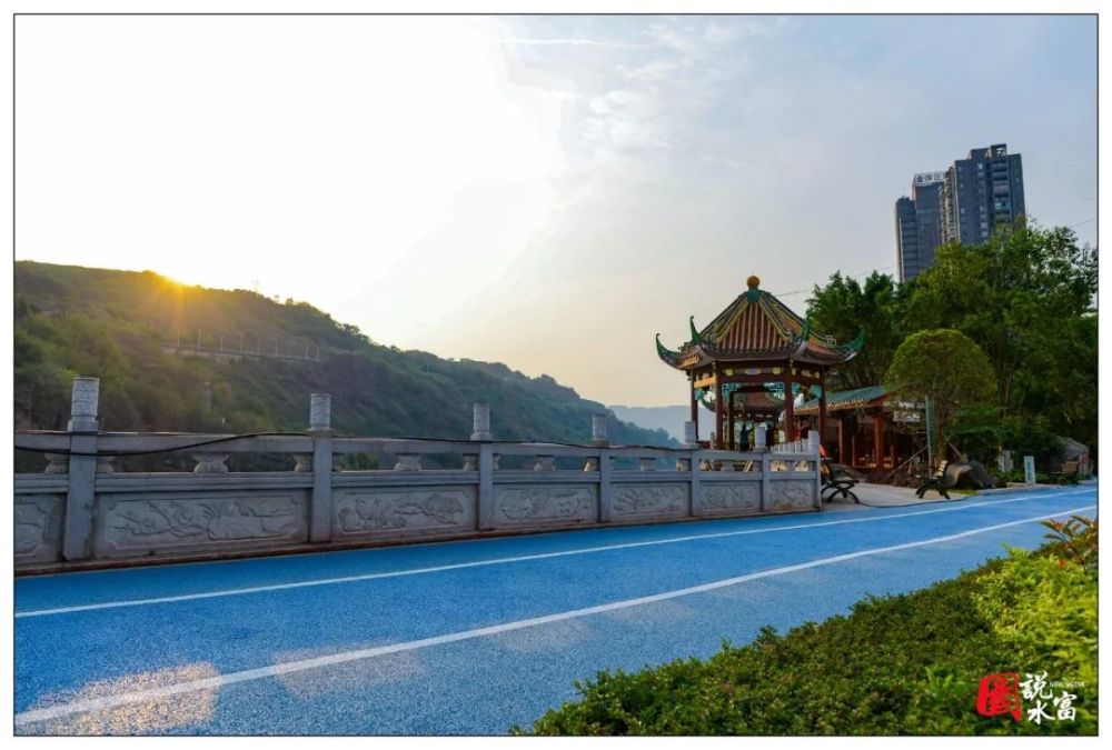 水富市"美丽县城"新貌之:长江大道!