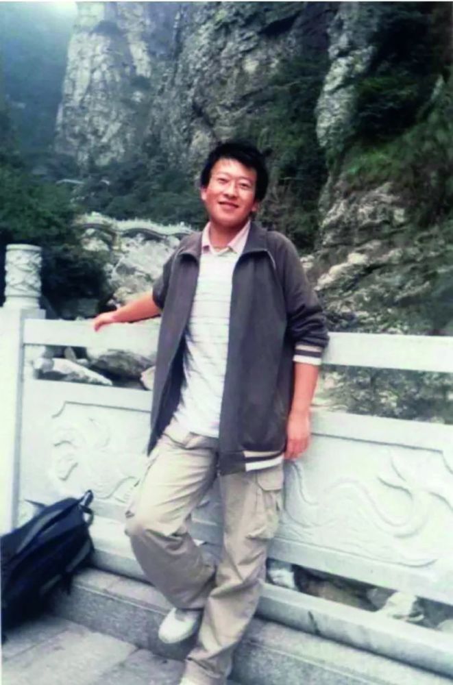 学生时期的李文亮.