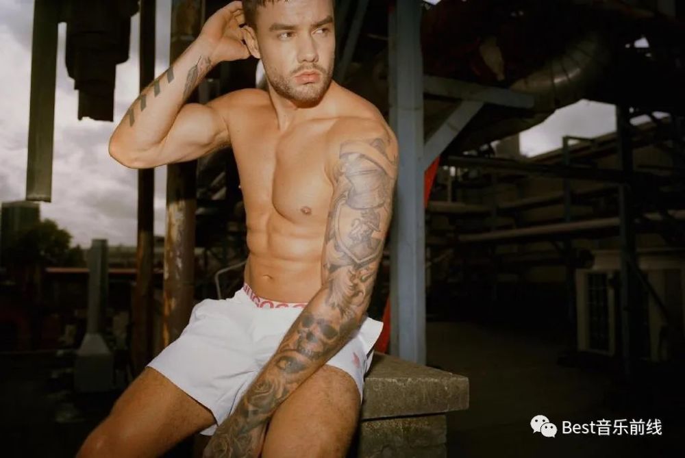 莉莉liam payne新写真,这肌肉线条!