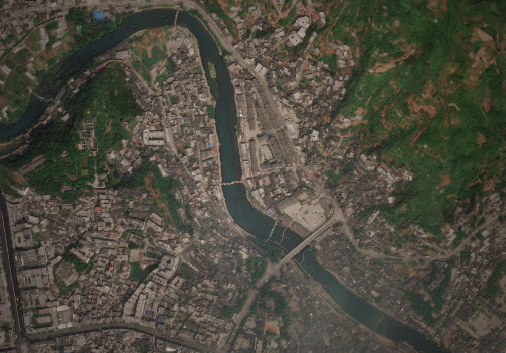 卫星航拍10大经典古城地理布局,多与江河相连,方形中彰显智慧