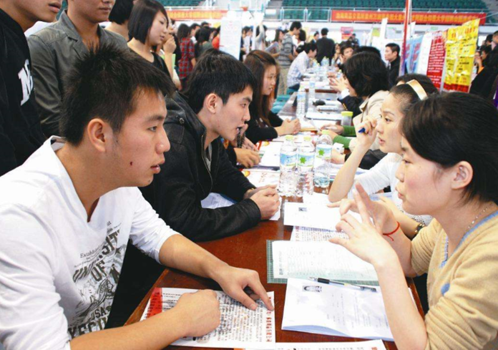 高校迟迟不开学,暑假即将到来,大学生还需要返校吗?