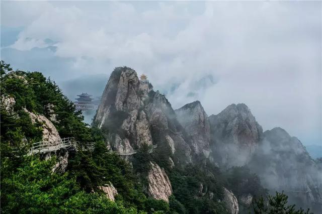 老君山,舍身崖,老君庙,云海