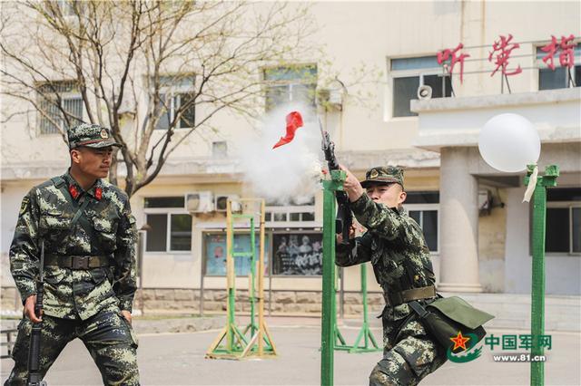"4月29日,武警辽宁总队沈阳支队某大队营区里喊声震天,他们通过采取