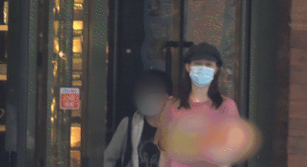 白百何离婚后疑似恋情曝光,五一密会男子携子乘车共回