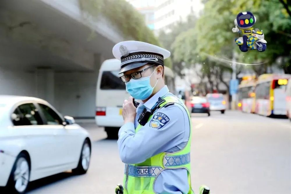 广州交警忙并快乐着!