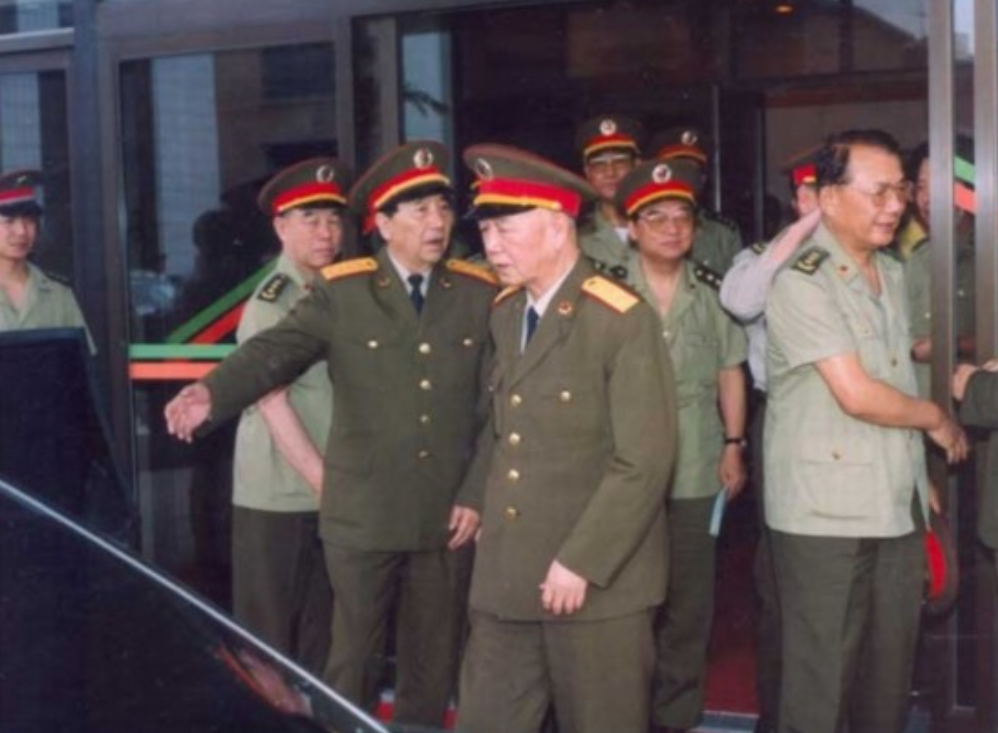 韩国小伙来到中国,四次拒绝回国,后来成解放军上将,官