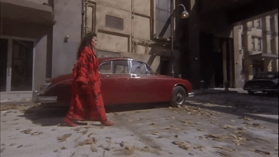 而到了这部带感到让人原地起飞的电影,杨紫琼和张曼玉都开始披上战衣