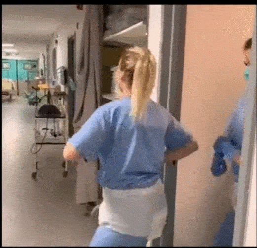 在网友们看来,这些视频已经算不上是相互鼓励了,更像是为了流量