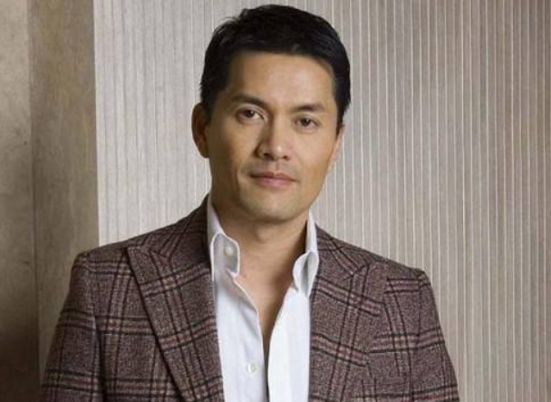 他是越南最帅男演员,头婚娶周海媚,如今三婚儿子长相不一般