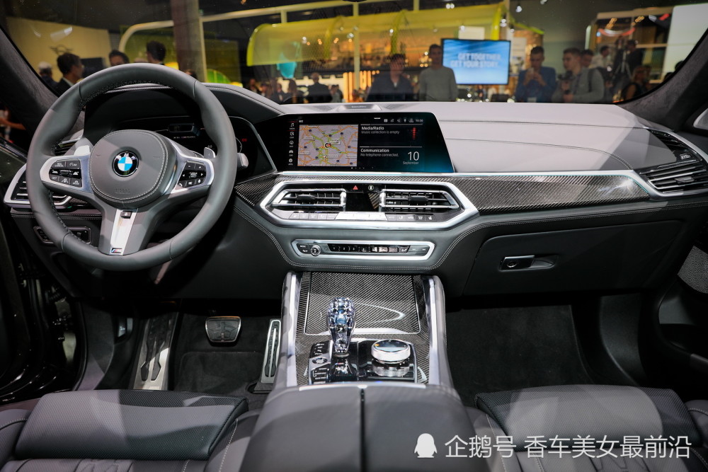 轿跑suv领导者,全新宝马x6 m霸气来袭!售价146.89万元