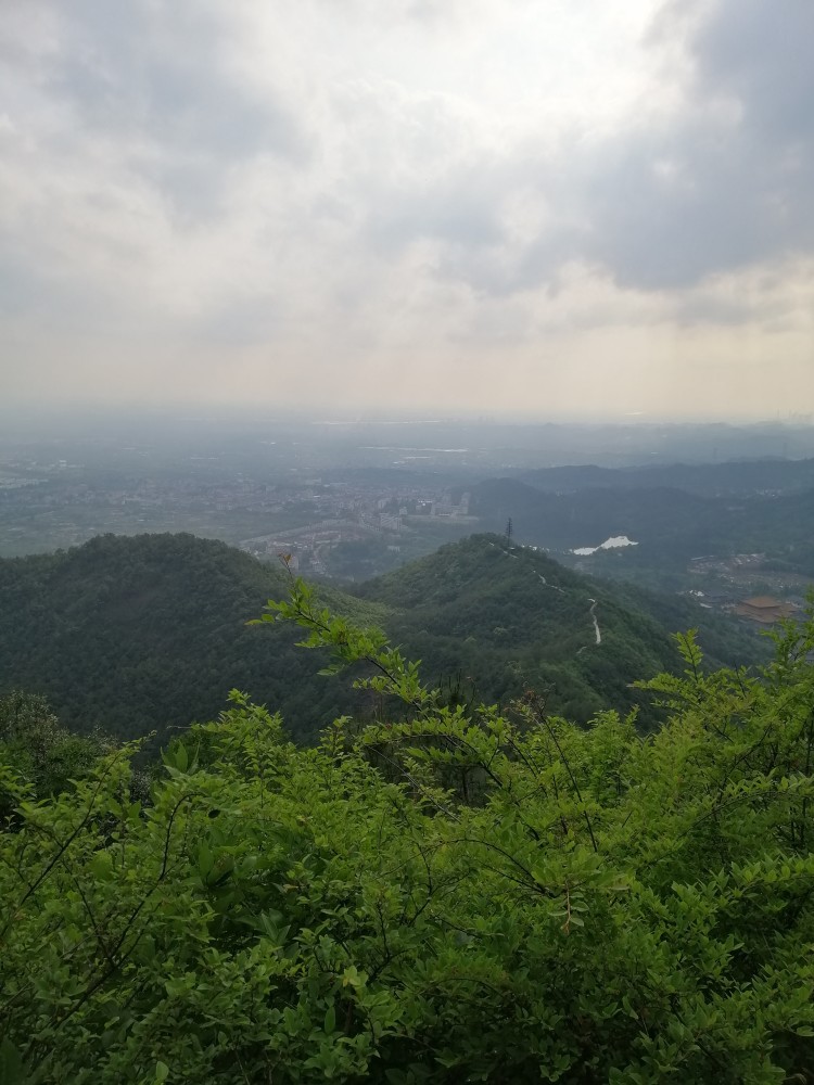 五月二日游尖峰山