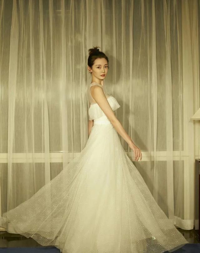 当郑恺现女友苗苗遇到angelababy,怪不得小猎豹不爱baby了