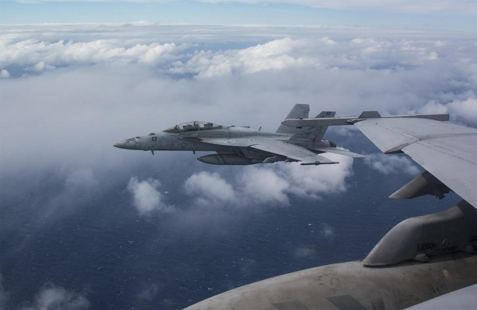 美军卡尔文森号航母抵达中国南海