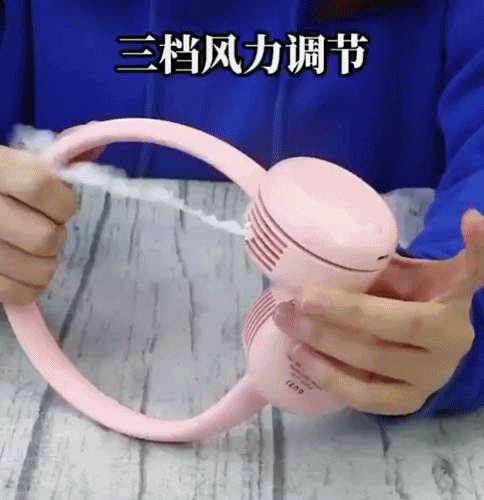 噪音很小,在办公室一边工作一边吹着小风扇,不用怕打扰到别人.