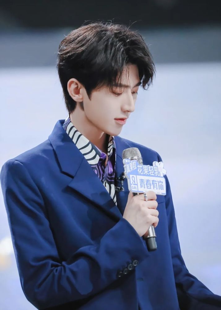 蔡徐坤《青春有你2》第16期图集