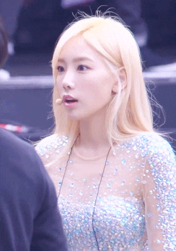 搞笑gif图:相亲的两个对象,我真的不知道选谁了