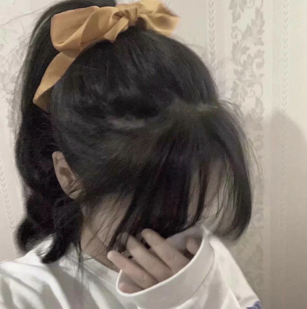 不露脸女生头像:对这感情的依赖,为何只剩下空白!