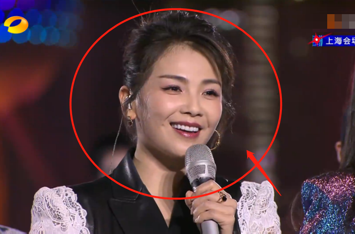 刘涛韩雪仅差4岁,当镜头扫过她们的脸,已婚跟未婚的区别