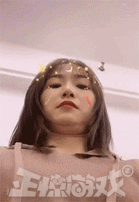正惊gif:现在的美颜技术太可怕了!仅需一个小动作,瞬间变美女