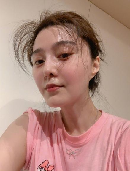 范冰冰健身后晒自拍,高强度运动之后香汗淋漓,诠释运动之美
