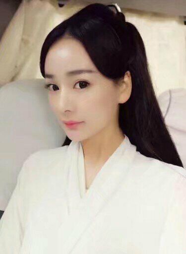 杨幂替身火了，却称：杨幂整的像我，她脸上动过刀子