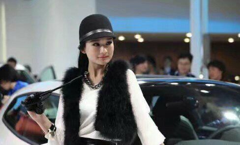 杨幂替身火了，却称：杨幂整的像我，她脸上动过刀子