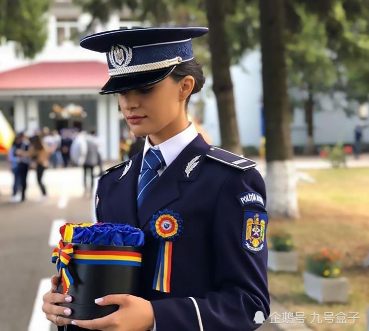 20岁美女警察持续高烧疑似新冠,检测阴性却得知患上白血病