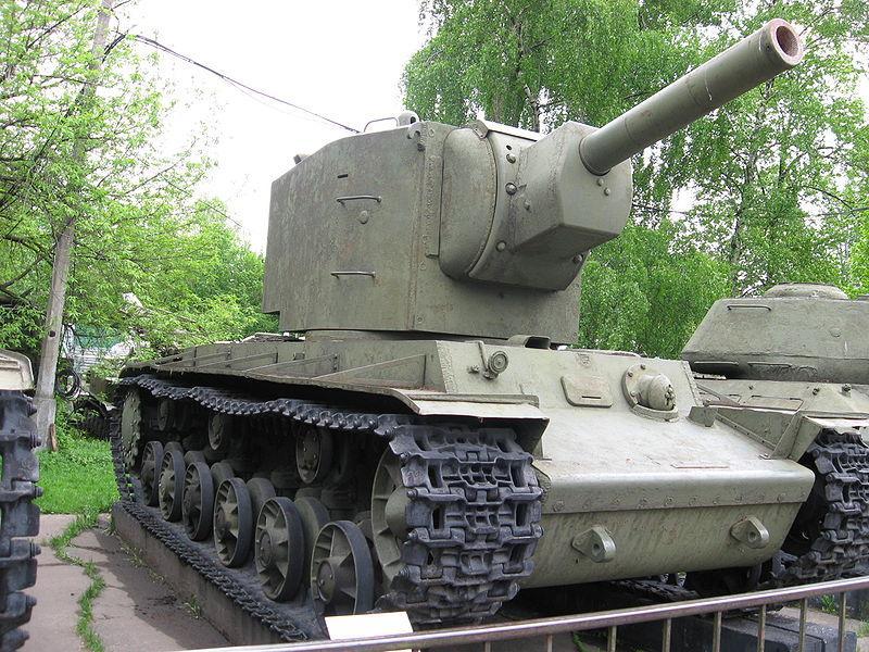 游戏中的"神教"现实中一炮遮百丑的kv-2重坦