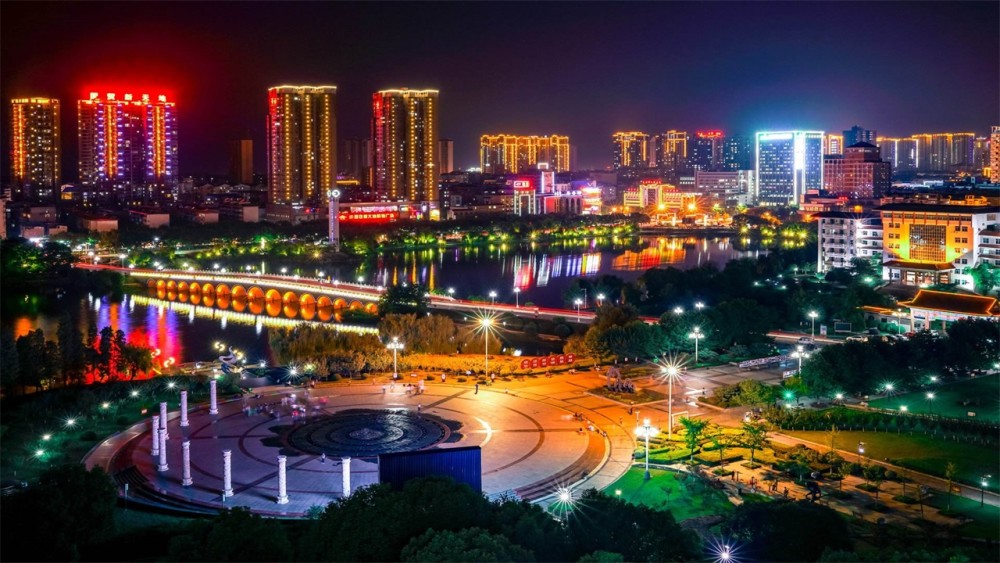 名字中有"黄"字的四个城市,除黄山市外,说出两个算你"