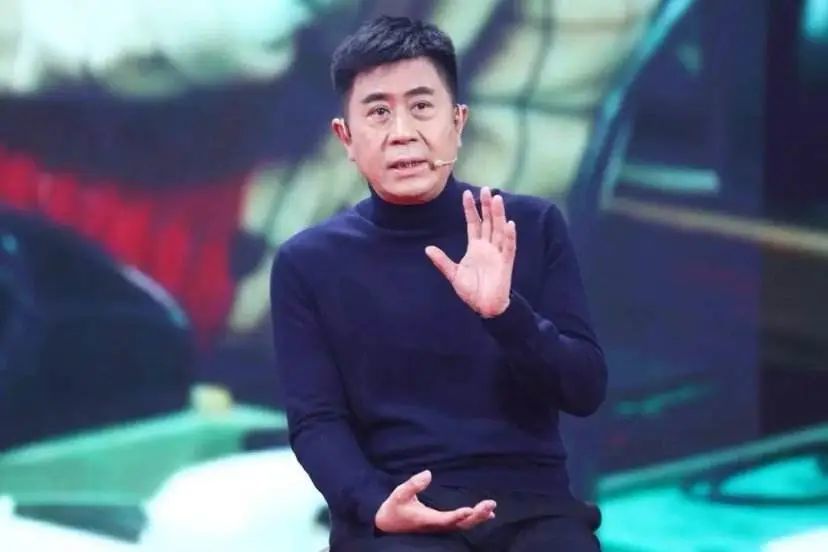 62岁老戏骨郭凯敏:二婚娶尤勇前妻很幸福,儿子长相英俊比爸爸帅