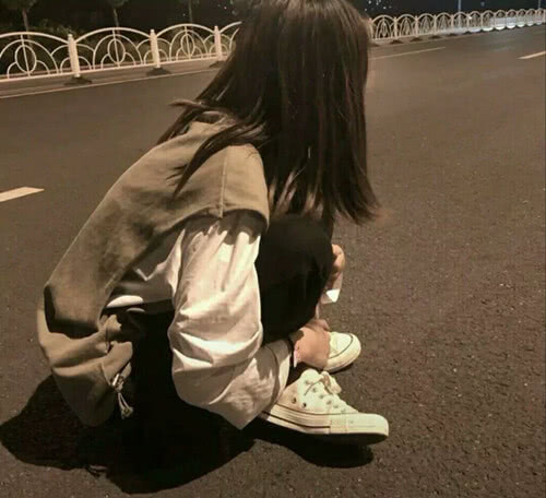 森系·小仙女·ins女生头像:现在住在心里的人,以后也
