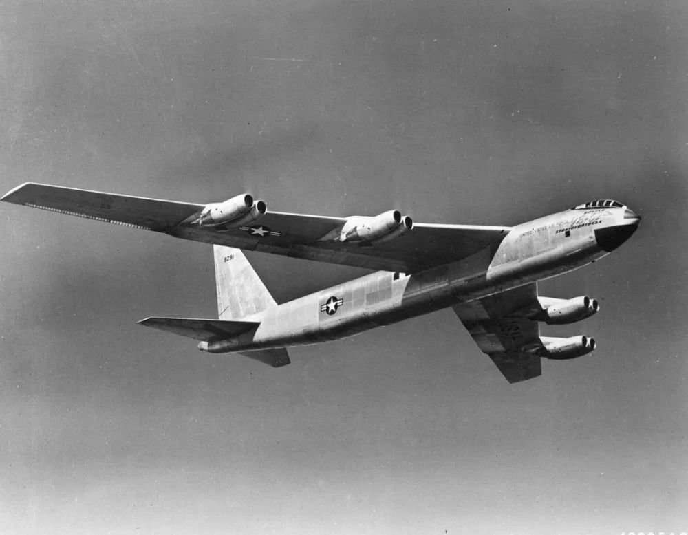b-52战略轰炸机,美国要让它再服役半个世纪!
