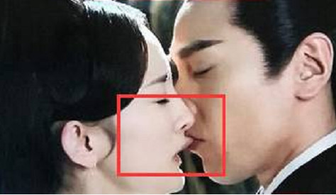 国民神剧里的奇葩吻戏 场面一度十分尴尬