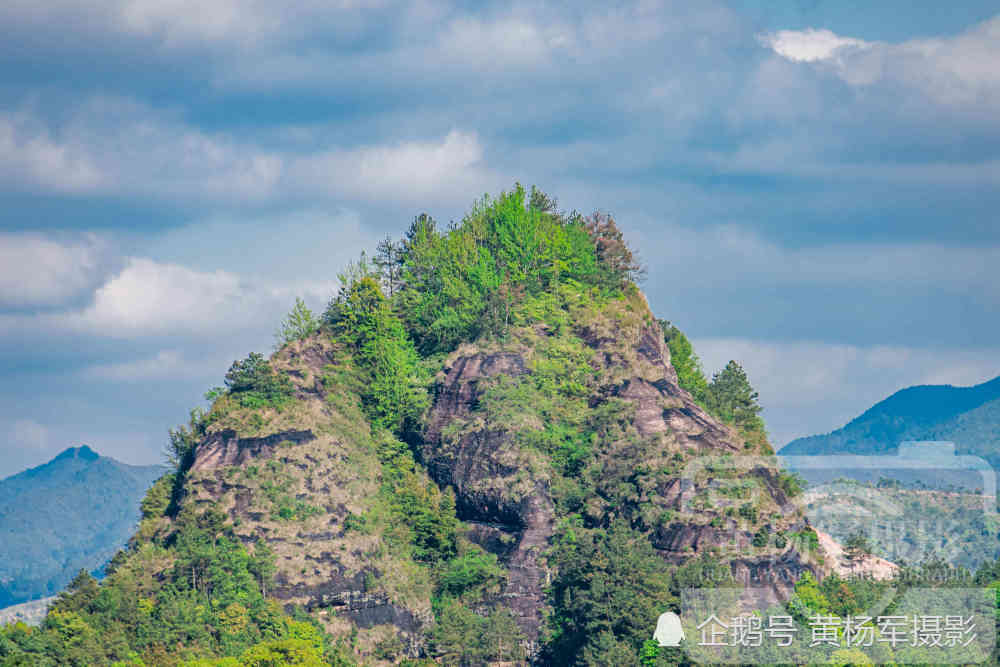 江西于都县宽石寨,险峻独特的丹霞地貌,赣州的乡村风光熟悉亲切