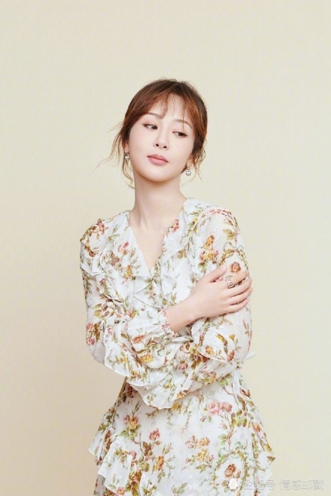 入夏超迷人碎花小裙子,赵丽颖杨紫优雅大气,虞书欣杨幂时尚摩登