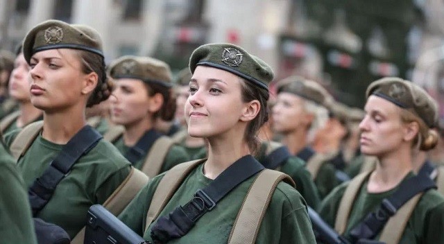 乌克兰女兵到底有多美?这颜值和战斗力太强了!