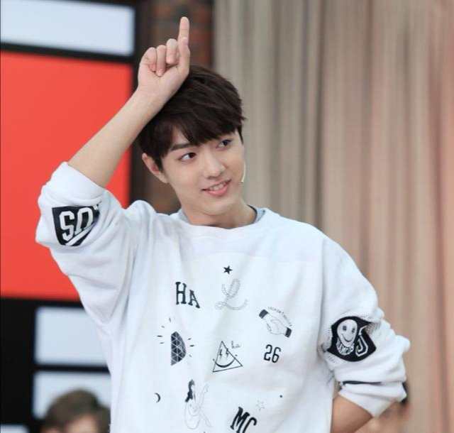 但是这种诚恳的道歉也打动不了他们的心,还是从事传闻断定肖战必糊.