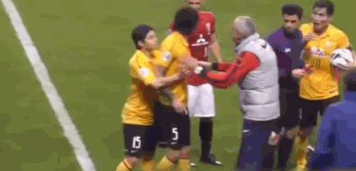 他和武磊并肩成长,在恒大登巅峰,因乌龙被骂罪人!国足