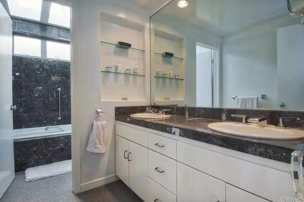 炒房團看了會流淚，巴菲特這棟豪宅46年漲了73倍！