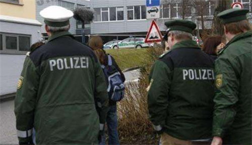 德国警察不愿提起的耻辱,通缉16年的无脸女杀手,原来是1根棉签