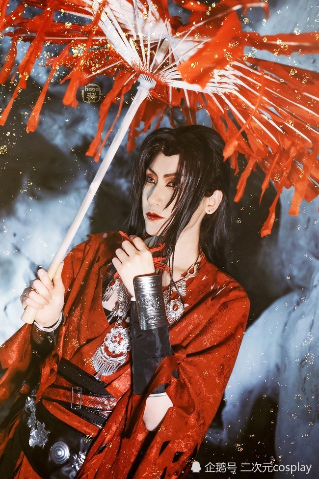 《天官赐福》花城cos,美艳动人,每一个画面都在磕击心灵