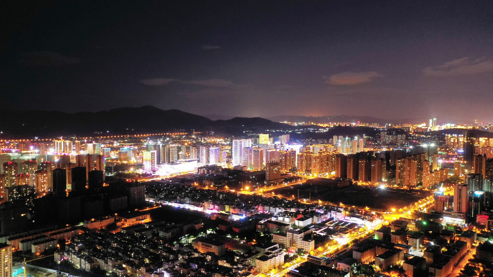 航拍昆明城市风景,春城夜景美