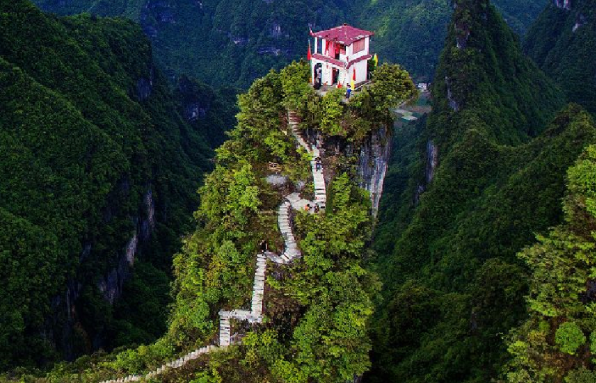 国内这五座山顶的寺庙,建筑奇特巧夺天工,你去过几个?